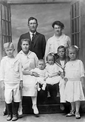 Family of Luther Armour Wilson and Olive May Romig